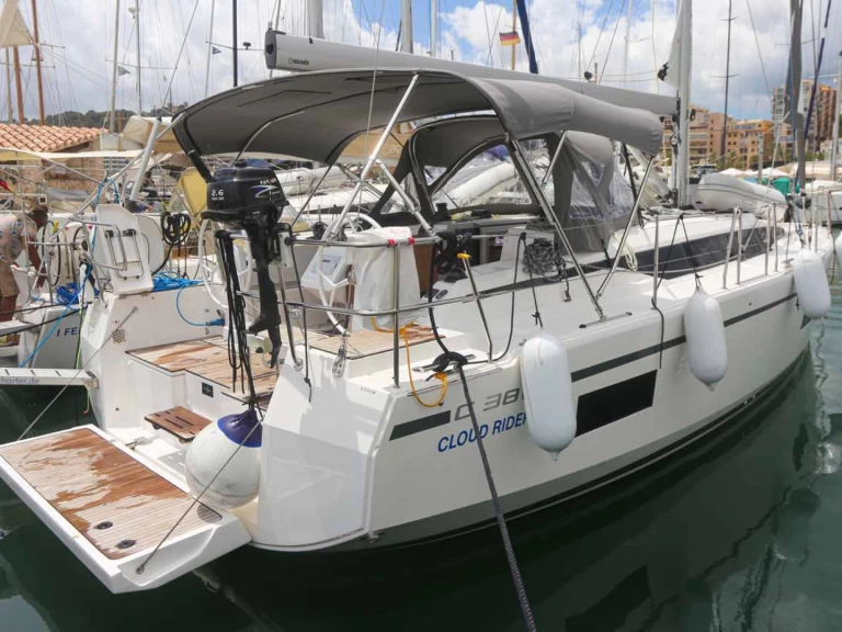 Bavaria Bavaria C38 a louer à Lefkáda