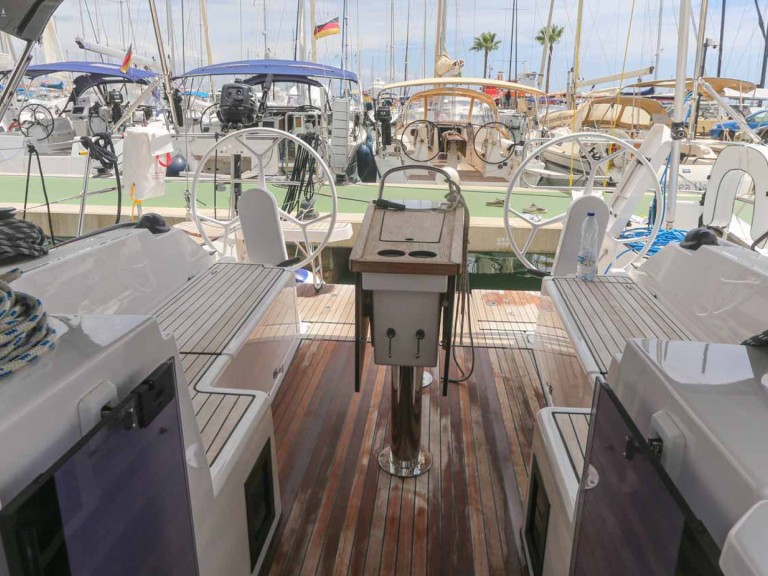 Louez un Bavaria Bavaria C38 à Lefkáda