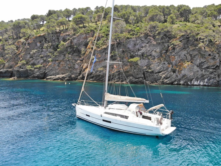 Location à Roses - Dufour Dufour 382 Grand Large sur SamBoat