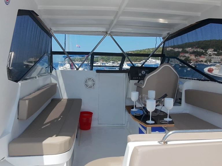 Location bateau Hvar pas cher Trophy