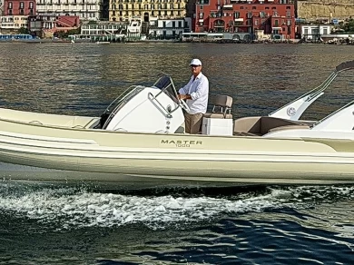 Noleggio Gommone con o senza skipper Master a Naples