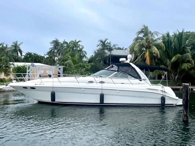 Louez un Sea Ray Sea Ray 410 Sundancer à Miami