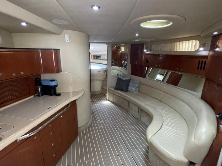 Location bateau Sea Ray Sea Ray 410 Sundancer à Miami sur Samboat