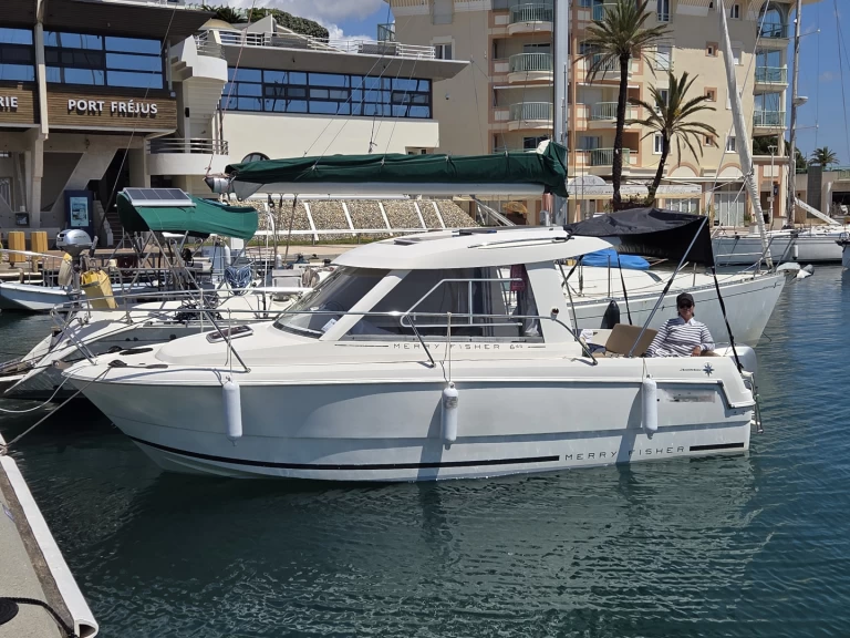 Location bateau Jeanneau Merry Fisher 645 à Antibes sur Samboat