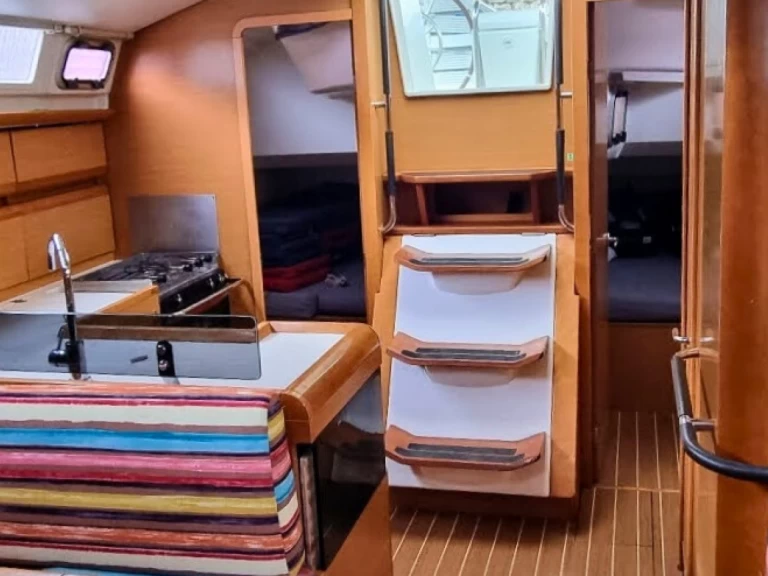 Louez un Jeanneau Sun Odyssey 409 à Rhodes (Ville)