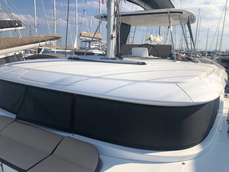 Catamaran à louer à Álimos au meilleur prix