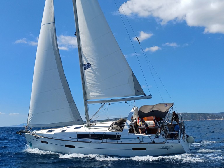Louez un Bénéteau Oceanis 41.1 à Primošten