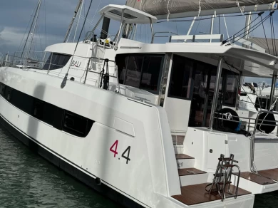 Hire Catamaran Bali Catamarans with a boat licence