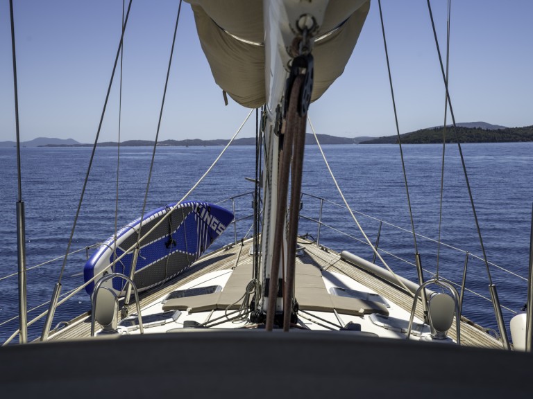 Louer Voilier avec ou sans skipper Jeanneau à Álimos