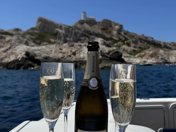 Location Bateau à moteur Riviera avec permis