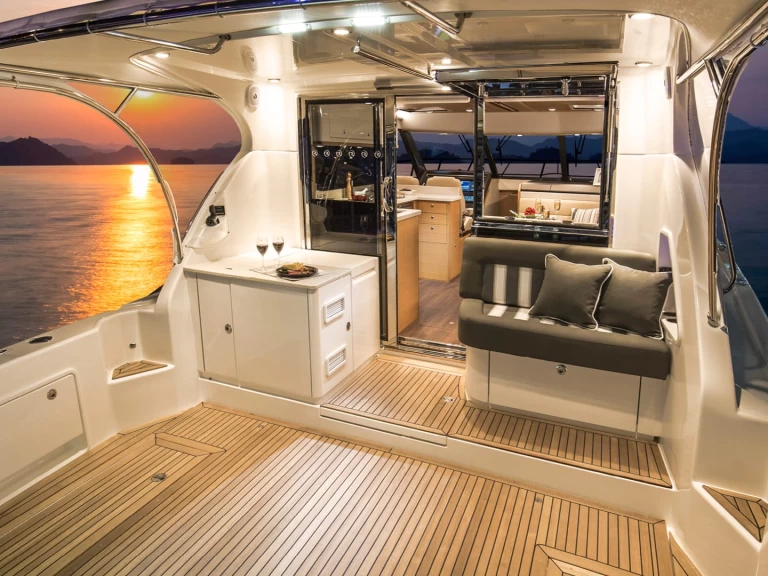 Bateau à moteur à louer à Cannes au meilleur prix