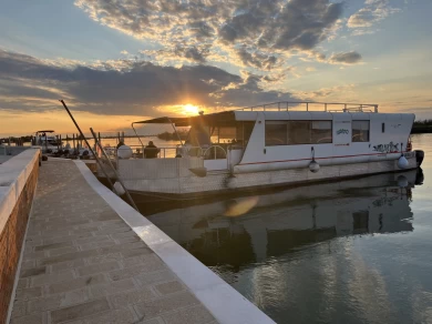 Noleggio a Crémone – NAVI 53 HB 16:50 su SamBoat