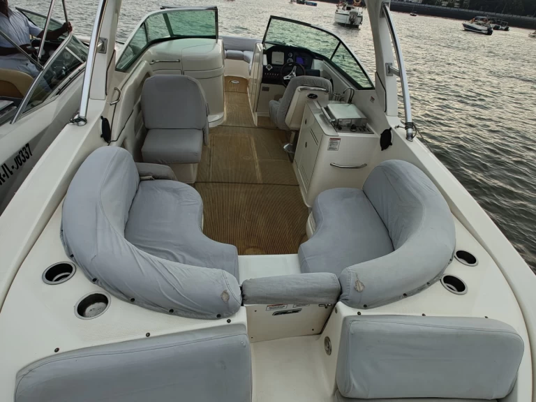 Location Bateau à moteur à Mumbai - Sea Ray Sea Ray SLX 300