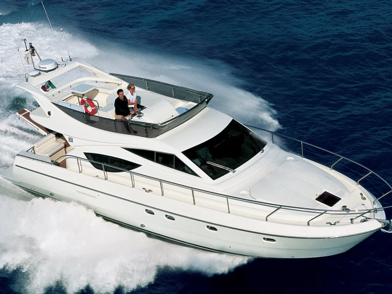 Location bateau Ferretti Ferretti 460 à Panaji sur Samboat