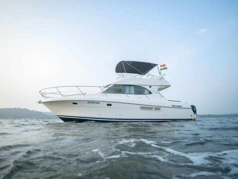 Location bateau Prestige Prestige 36 à Panaji sur Samboat