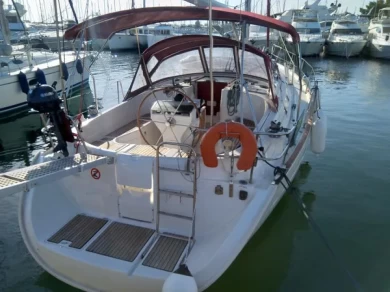 Bénéteau Oceanis 411 da affittare a  Álimos