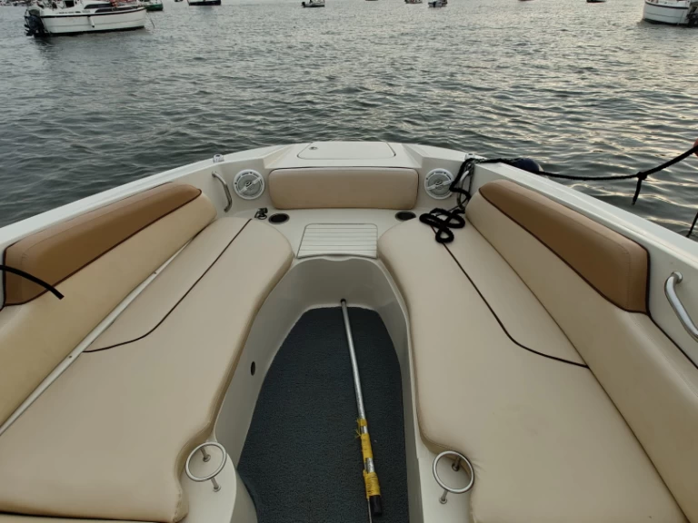Louer Bateau à moteur avec ou sans skipper Sea Ray à Mumbai