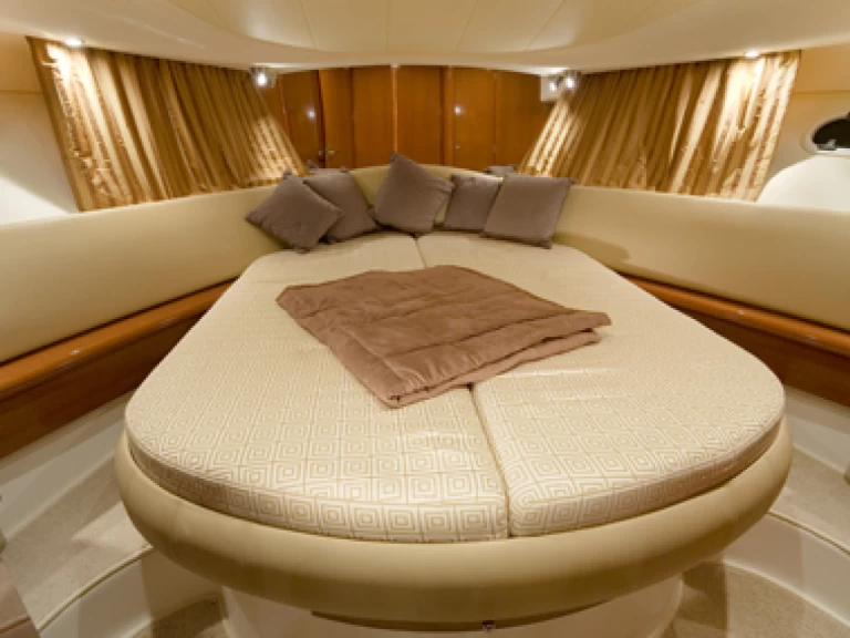 Location bateau Panaji pas cher Prestige 36