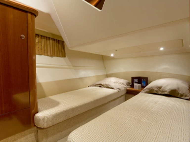 Location Bateau à moteur à Panaji - Prestige Prestige 36