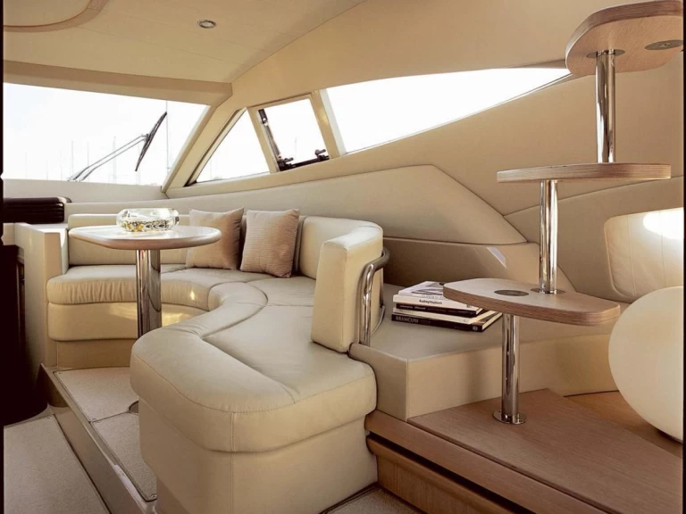 Location Bateau à moteur à Panaji - Ferretti Ferretti 550