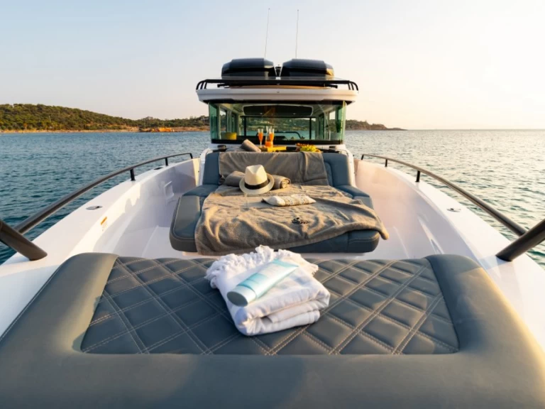 Location bateau Axopar Axopar 37 XC Cross Cabin à Lagonisí sur Samboat