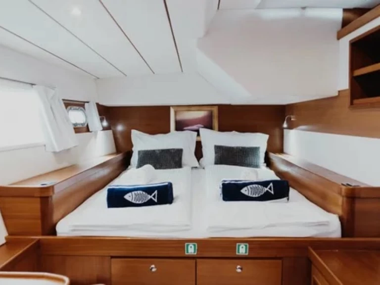 Location bateau La Ciotat pas cher Lagoon 570