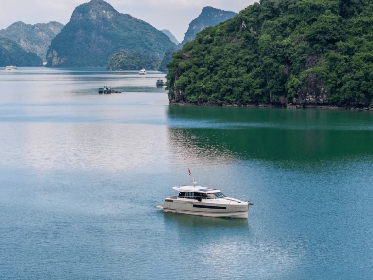 Louer Bateau à moteur avec ou sans skipper Jeanneau à Hạ Long