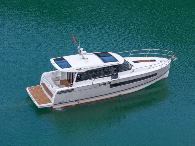 Location Bateau à moteur Jeanneau avec permis