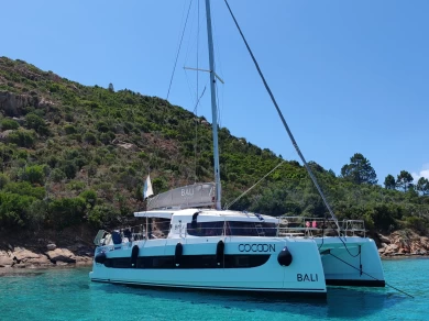Alquiler de barcos Golfo Aranci barato de Bali Catsmart