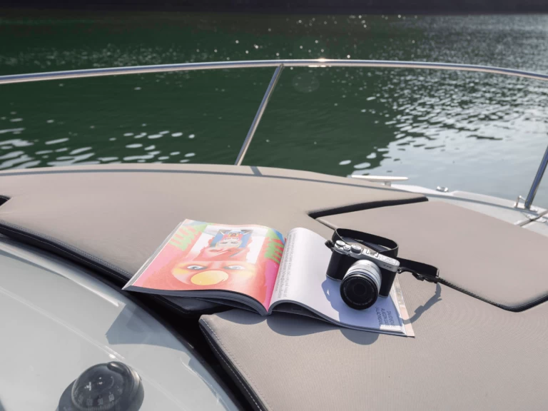 Louer Bateau à moteur avec ou sans skipper Jeanneau à Hạ Long