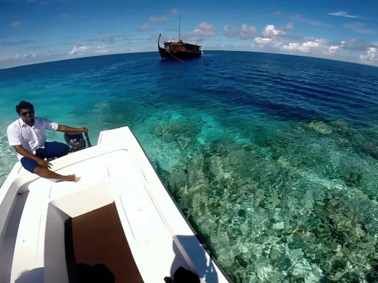 Louez un  Dhoni 6 pax à Malé