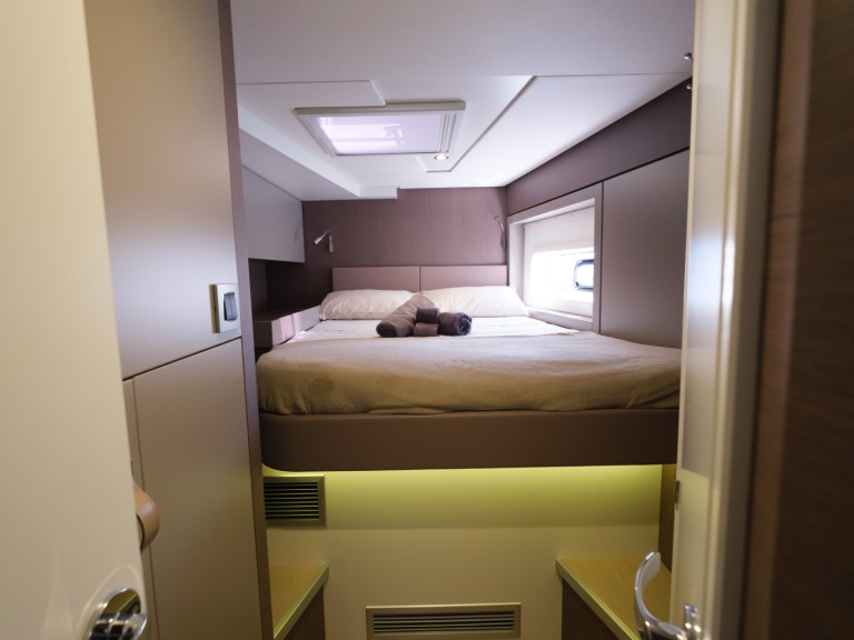 Catamaran à louer à Capo d'Orlando au meilleur prix