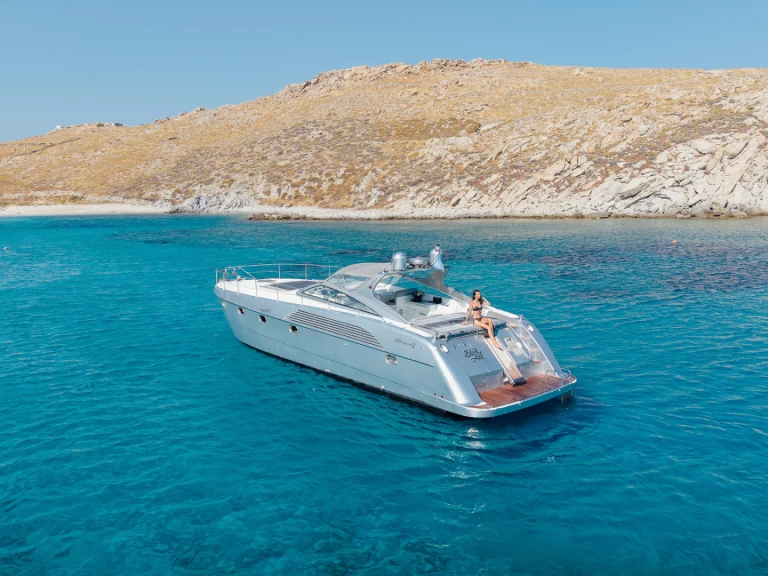 Bateau à moteur à louer à Athènes au meilleur prix