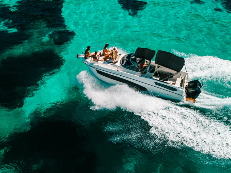 Location Bateau à moteur Karnic avec permis