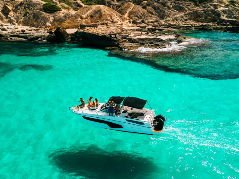 Location bateau Karnic SL800 à s'Arenal sur Samboat