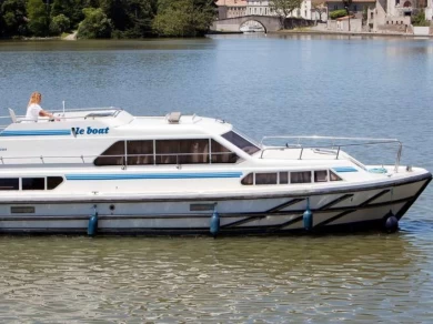 Motorboat to hire Carrick-on-Shannon at the best price