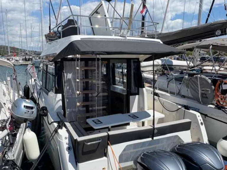 Louer Bateau à moteur avec ou sans skipper Jeanneau à Murter-Kornati