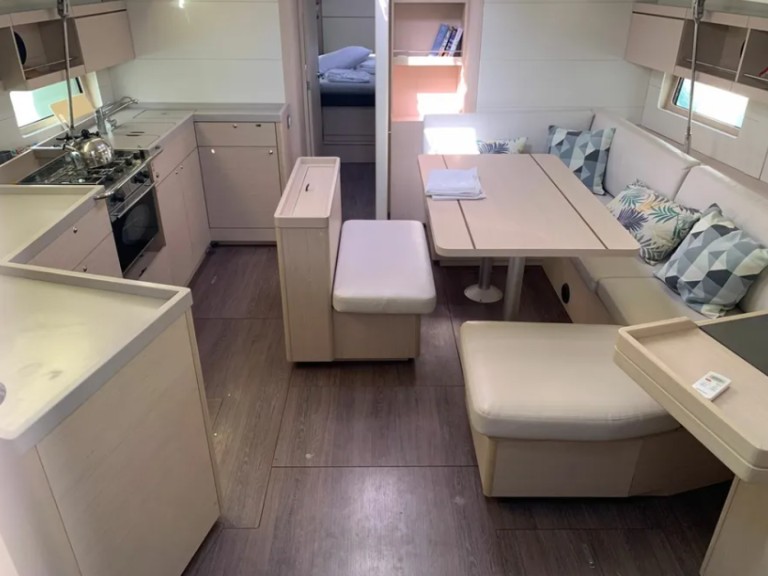 Bénéteau Oceanis 46.1 a louer à Álimos