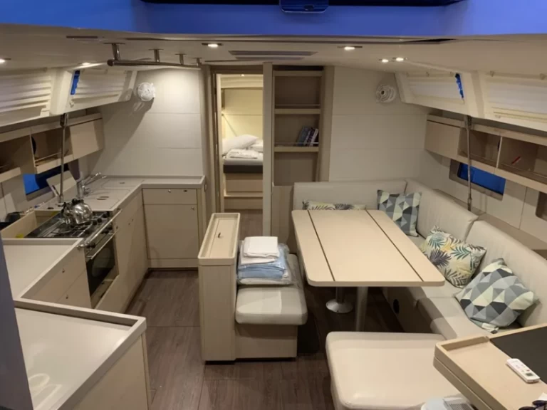 Location à Álimos - Bénéteau Oceanis 46.1 sur SamBoat