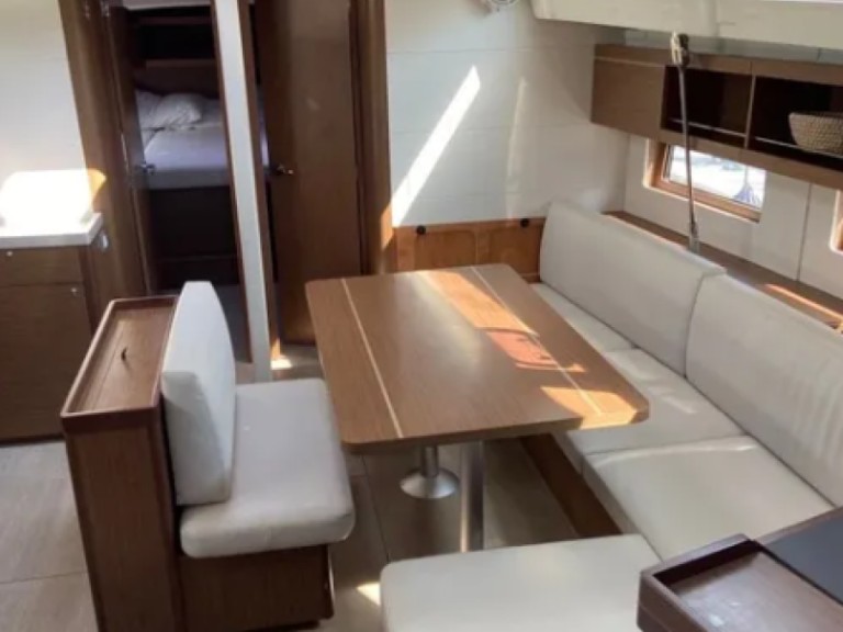 Location bateau Bénéteau Oceanis 46.1 à Le Pirée sur Samboat