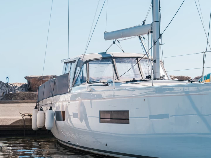 Louer Voilier avec ou sans skipper Bénéteau à Hyères