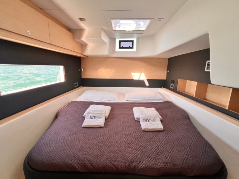 Location bateau Castiglioncello pas cher Dufour Catamarans 48 Sail