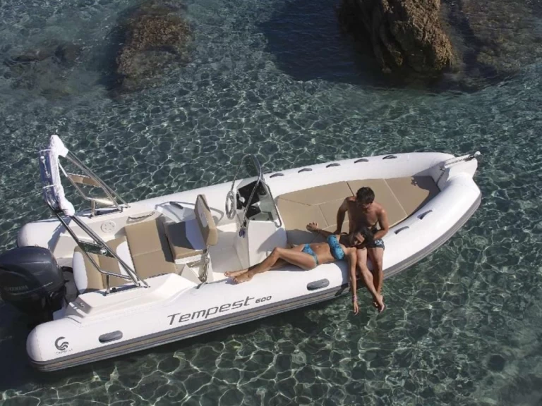 Louez un Capelli Capelli 600 à Porto-Vecchio