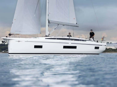 Yacht charter Golfo Aranci billig Bavaria C46