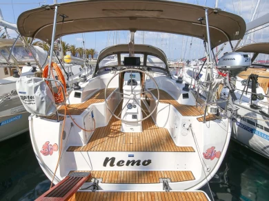 Bavaria Cruiser 33 charter bareboat eller skeppad i Murter-Kornati