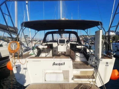 Yacht charter Murter-Kornati - Dufour Dufour 430 on SamBoat