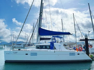Hire Catamaran Lagoon with a boat licence