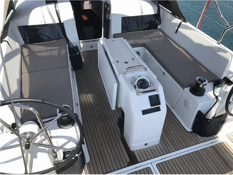Location bateau Jeanneau Sun Odyssey 440 à Lefkáda sur Samboat