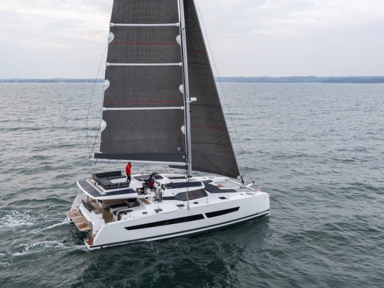 Louez un Fountaine Pajot Aura 51 à Hyères