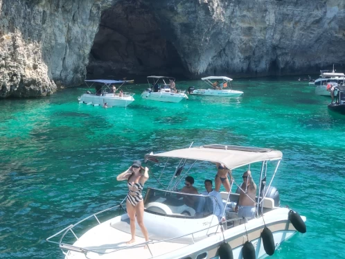 Louer Bateau à moteur avec ou sans skipper Saver à Ta' Xbiex